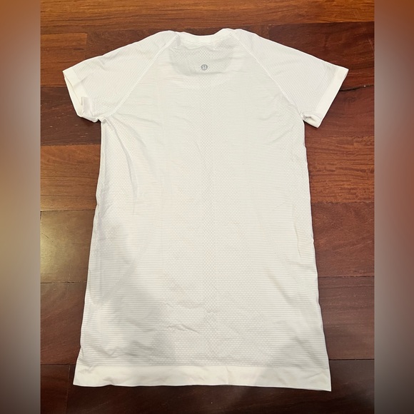 Lululemon White Swiftly Tech - Picture 2 of 4